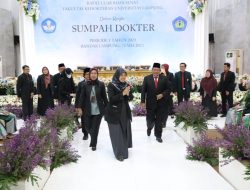 Wagub Chusnunia Hadiri Rapat Senat Luar Biasa Pengambilan Sumpah Dokter Periode I Tahun 2023 Fakultas Kedokteran Universitas Lampung