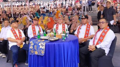 Sekdaprov Fahrizal Darminto Dampingi Menteri Perdagangan RI Zulkifli Hasan, Pada Peletakan Batu Pertama Pembangunan Pasar Tematik Wisata Danau Ranau