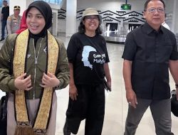 Mingrum Gumay, Sambut Kedatangan Istri Ganjar Pranowo, Di Bandara Raden Intan II