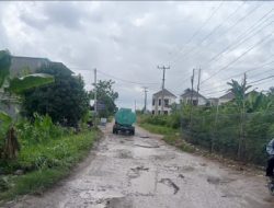 Jalan Di Sabah Balau, Lampung Selatan, Rusak Parah Dan Sangat Membahayakan Pengguna Jalan
