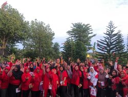 TPD Dan Relawan Ganjar Mahfud Lampung, Gelar Senam Sehat Bersama Ibu-Ibu di Wai Lubuk