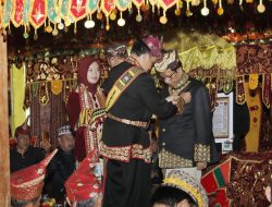 Mahfud MD Dianugerahi Gelar Batin Perkasa Saibani Niti Hukum oleh Kerajaan Adat di Lampung