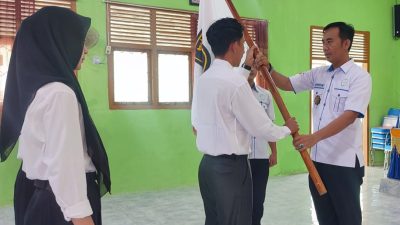 30 Pelajar SMA di Lantik Jadi Pengurus Paskibra Pesisir Selatan
