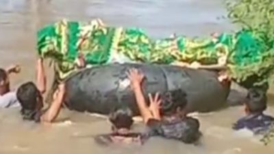Miriiis…!  Warga Pekon Pemerihan Bengkunat Pertaruhkan Nyawa Bila Akan Memakamkan Jenazah
