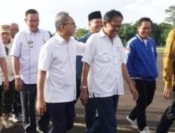 Bupati Pesibar Sambut Kedatangan Mendagri Zulkifli Hasan
