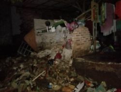 Breaking News, Banjir di Gang Cempaka Kedaton Akibatkan Rumah Warga Roboh