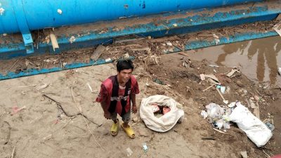 Geger! Mayat Bayi Ditemukan Terbungkus Plastik di Bawah Jembatan RS Urip Sumoharjo
