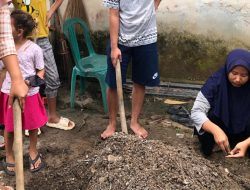 Mahasiswa KKN Unila, Memanfaatkan Lahan Pekarangan Rumah Untuk Ketahanan Pangan