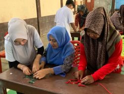 KKN Unila, Gelar Sosialisasi Dan Pelatihan Pembuatan Kerajinan Macrame Tatakan Gelas