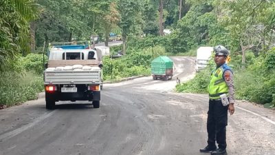 Cegah Kemacetan, Polsek Pesisir Utara Gempur Tumpahan CPO