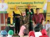 Riana Sari Arinal Berbagi Takjil untuk Komunitas Netra