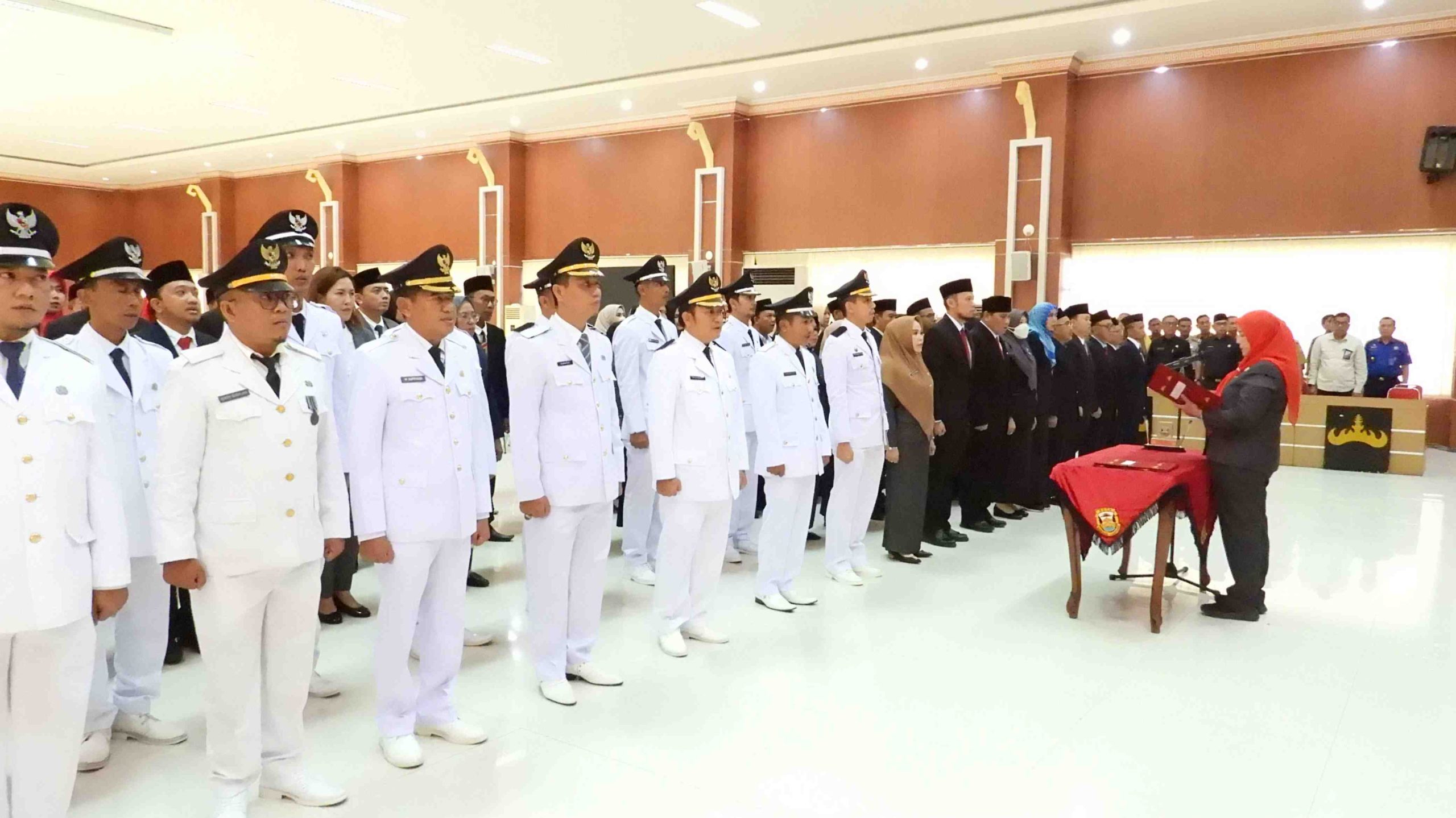 Wali Kota Eva Dwiana Lantik 110 Pejabat Baru 