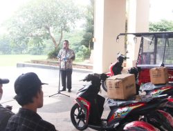 Pesawaran Salurkan Bantuan Kendaraan Roda Tiga untuk Disabilitas