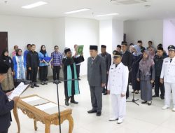Zulqoini Syarif Lantik 28 Pejabat Pemkab Pesisir Barat 