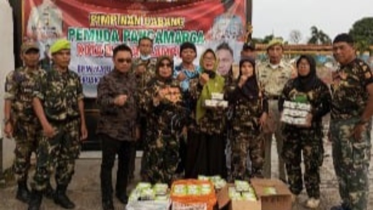 Pemuda Panca Marga Berbagi Takjil di Bandarlampung