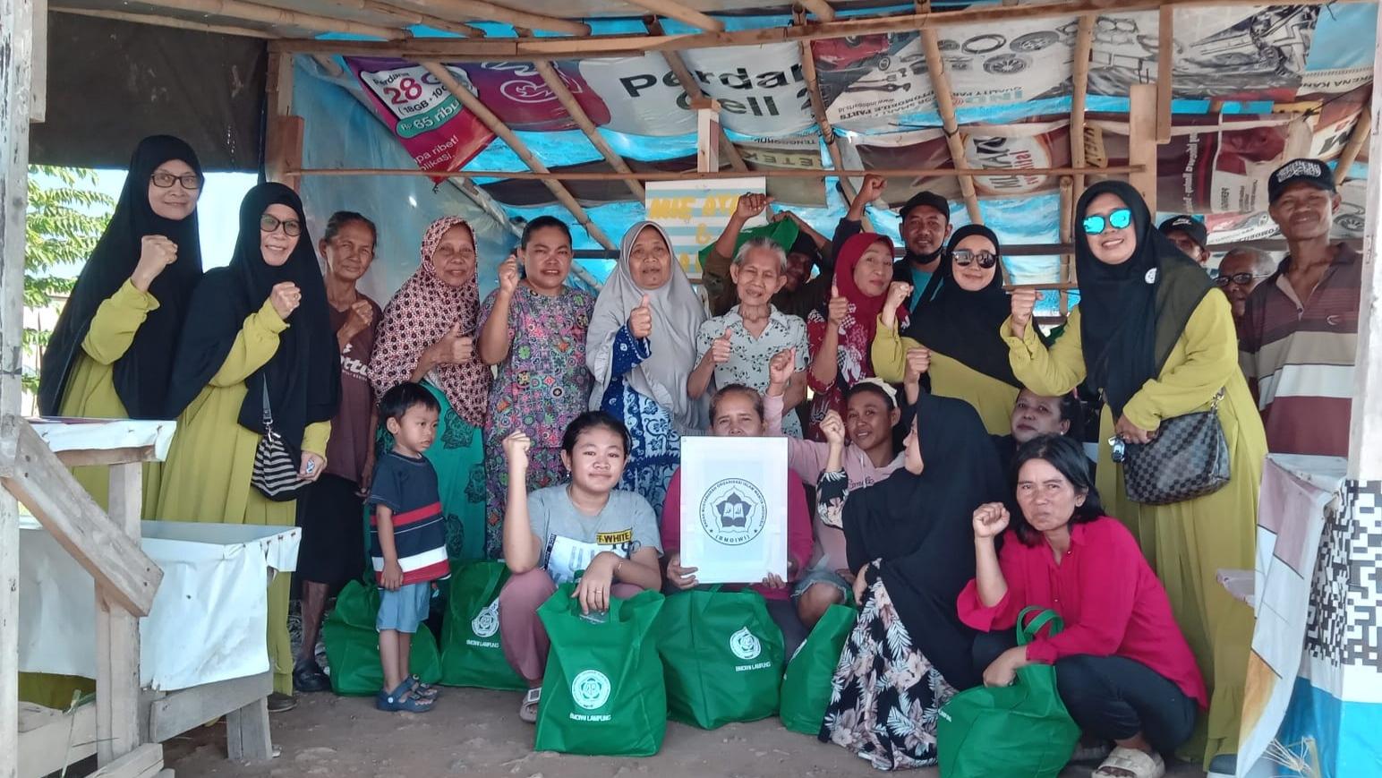 BMOIWI Lampung Berbagi Berkah Ramadan di Gunung Kunyit
