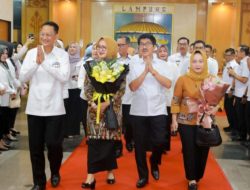 Sekdaprov Fahrizal Lepas Kepala Bapenda Adi Erlansyah Dan Kepala Balitbangda Hamartoni Ahadis Memasuki Masa Purnabakti