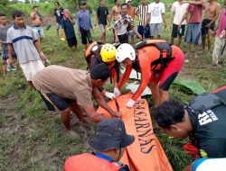 Mandi pakai Batang Pisang, Empat Selamat, Satu Meninggal di Sungai Pringsewu