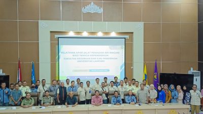 FKIP Unila Melatih Tenaga Kependidikan dalam Penggunaan APAR untuk Pencegahan Kebakaran