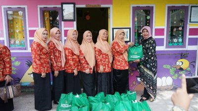 DWP Kanwil Kemenag Lampung Bagikan 50 Paket Sembako