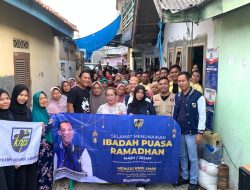 PERADAH dan KNPI Lampung Bagi Sembako di Panjang
