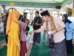 Sekretaris PGRI Palembang Berbagi Kebaikan di Bulan Ramadan