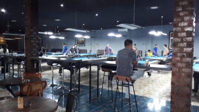 Billiard dan Kopi: Gabungan Seru di Cafe Cabrio Bandarlampung