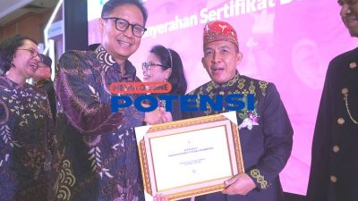 Kabupaten Tulang Bawang Menerima Penghargaan Sertifikat Bebas Frambusia dan Sertifikat Eliminasi Filariasis