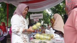Rektor Unila Bersama Jajaran Kunjungi Bazar Ramadan