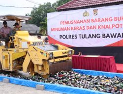 Polres Tulang Bawang Lebur Habis Ribuan Botol Miras 