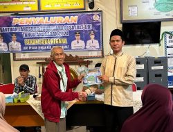 Peratin Sukanegara Tohir Rahman Bagikan BLT-DD