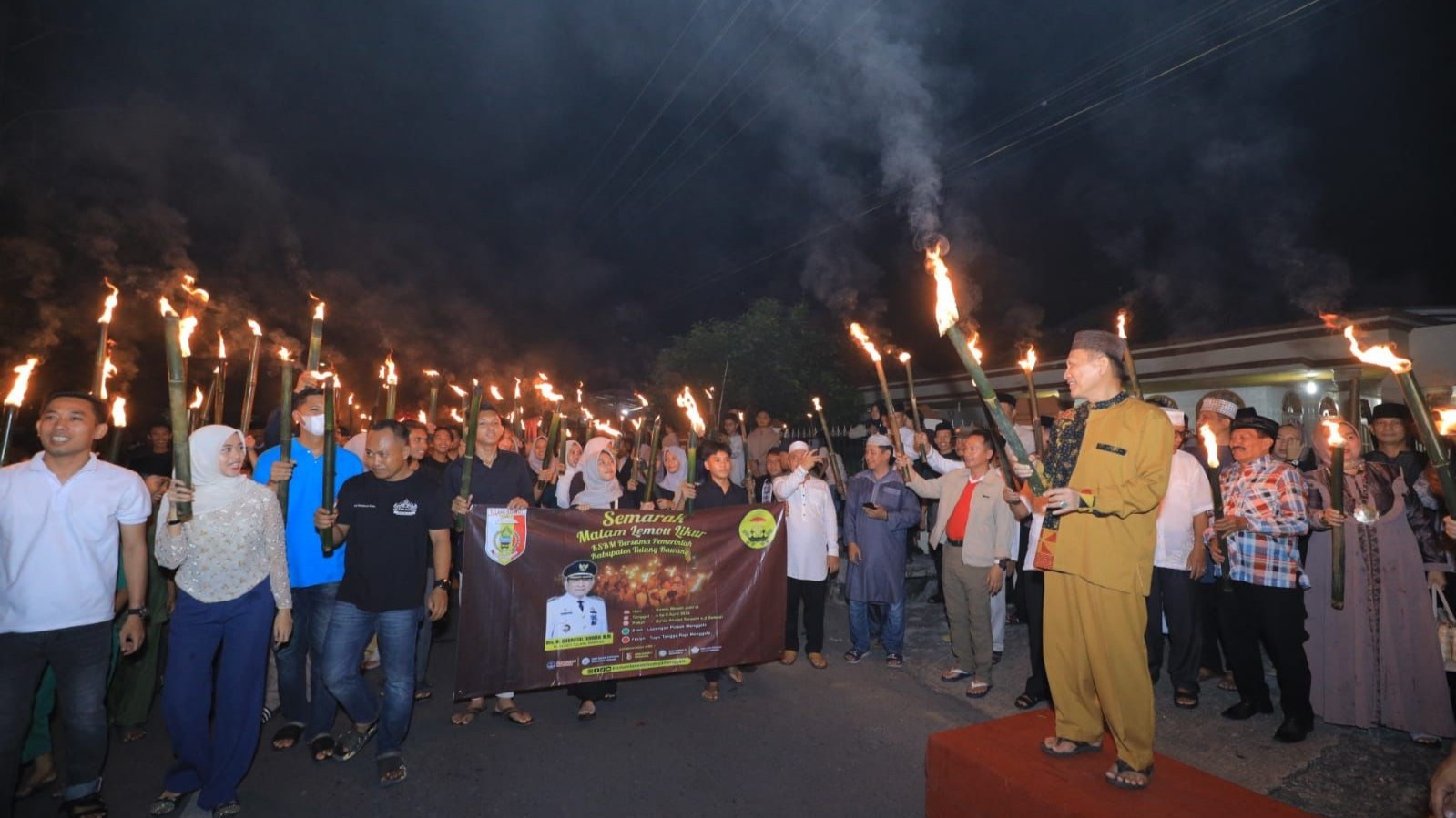 Qudrotul Ikhwan Buka Pawai Obor Malam Limou Likur