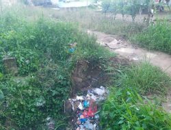 Akses Jalan Warga Pasar Baru Menggala Nyaris Putus