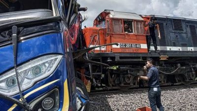 Dampak Tragis: KAI Tanjungkarang Prihatin atas Insiden KA-Bus