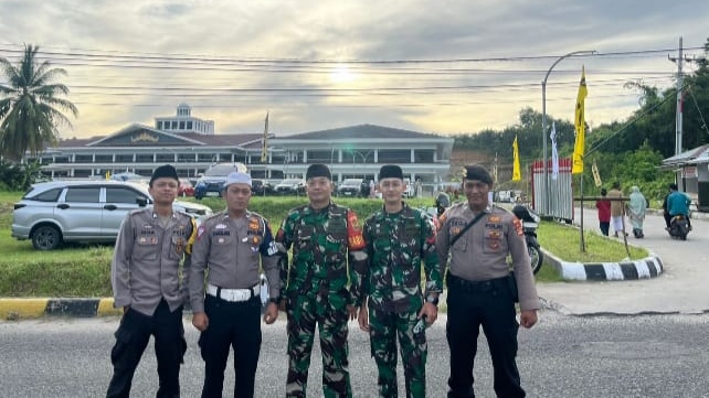 50 Personel Polres Pesisir Barat Amankan Salat Id