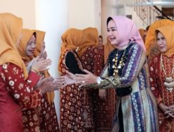 Riana Sari Hadiri Milad Perkumpulan Wanita Palembang Sumsel