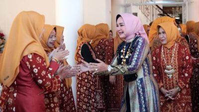 Riana Sari Hadiri Milad Perkumpulan Wanita Palembang Sumsel