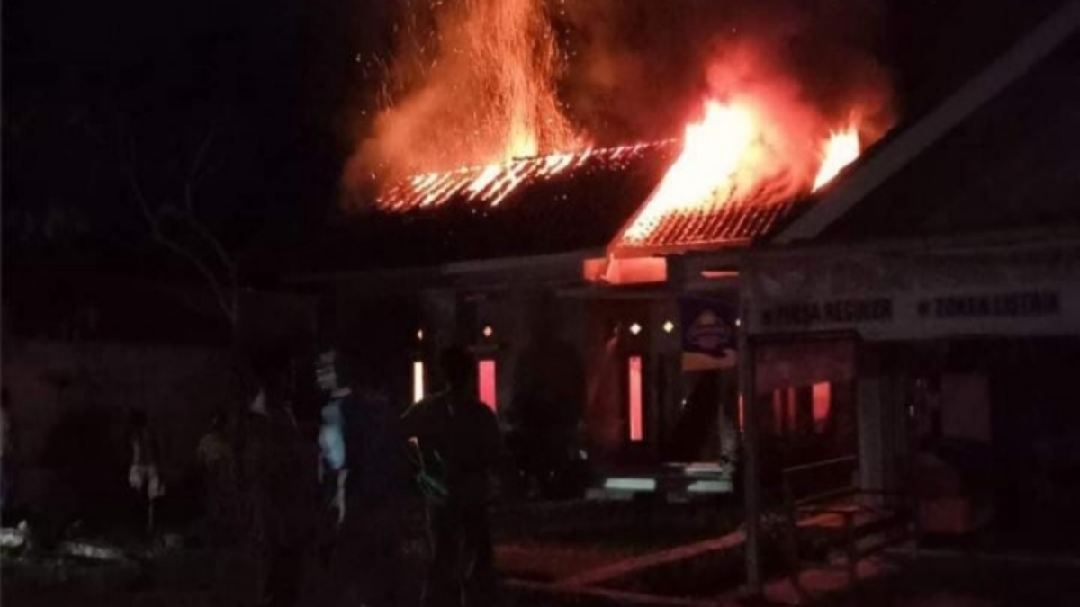 Korsleting Listrik: Rumah Warga di Karang Rejo Tanggamus Terbakar