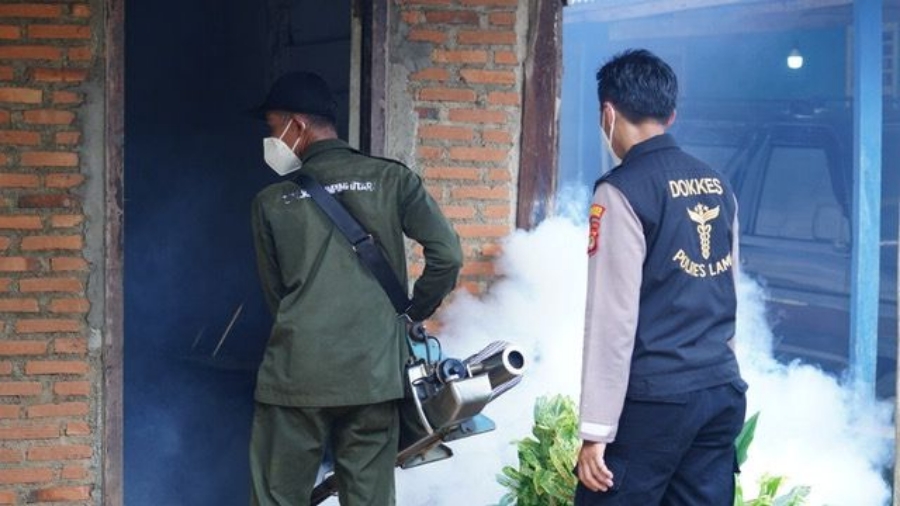 Langkah Tanggap: Polres Pesisir Barat Fogging Lawan DBD!