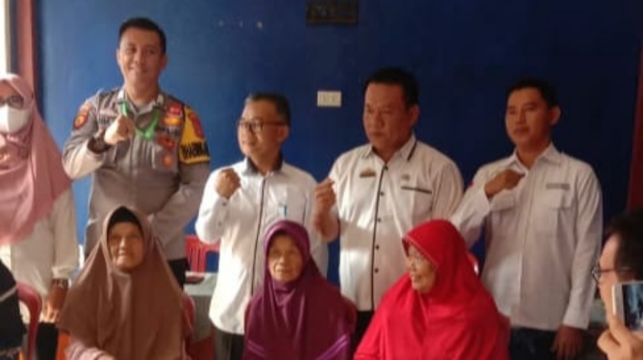 Pekon Tembakak Way Sindi Salurkan BLT-DD
