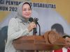 Riana Sari Salurkan Bantuan untuk Kaum Disabilitas Pringsewu