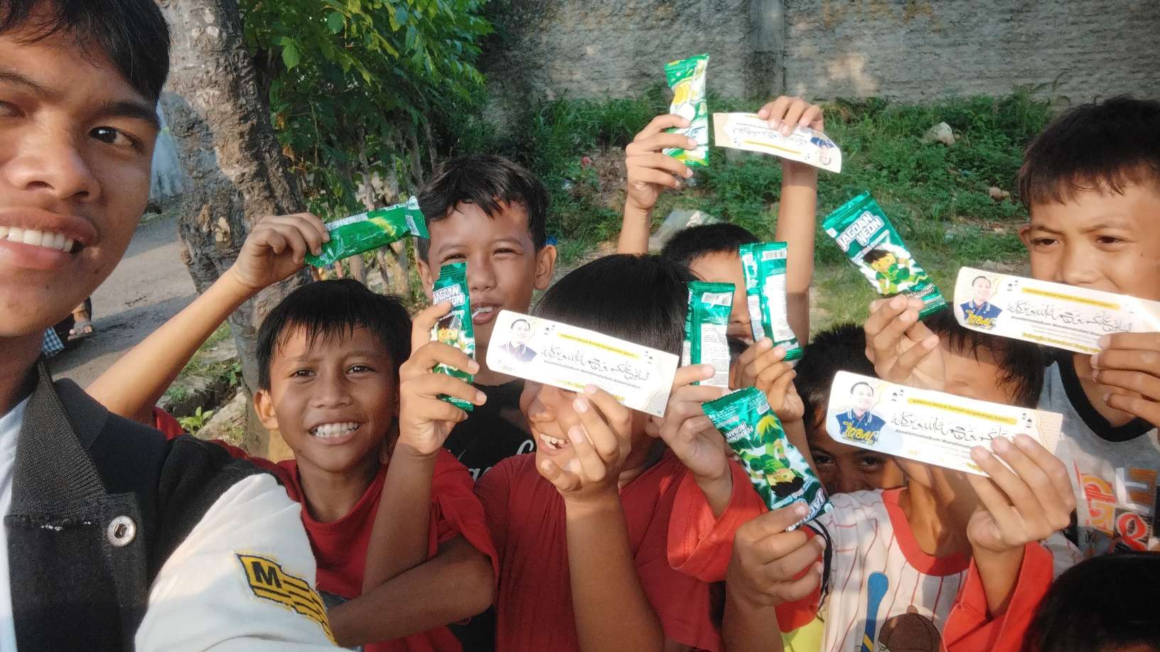 Relawan Sahabat Iqbal Ardiansyah Tebar Kebahagiaan di Bandarlampung