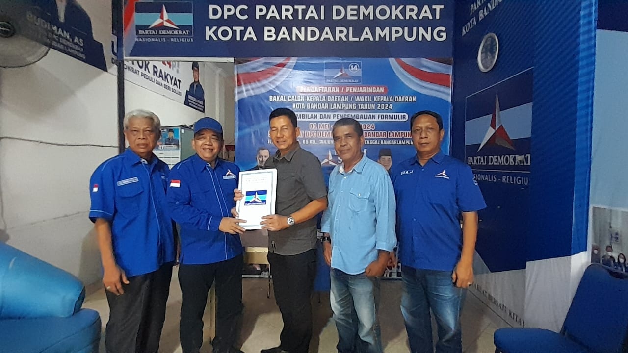 Brigjen Purn M Ikhsan Ambil Formulir Pendaftaran Calwakot Bandarlampung 