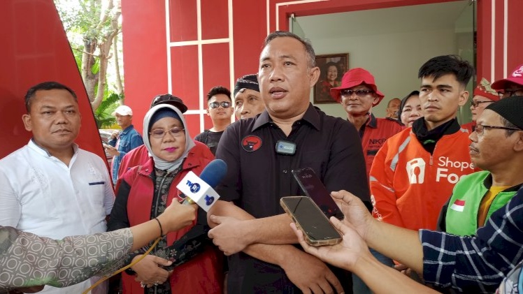 Umar Ahmad Dikawal Ratusan Pendukung Daftar Gubernur Lampung