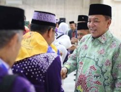 Arinal Djunaidi Lepas Kloter Pertama Calon Haji Lampung