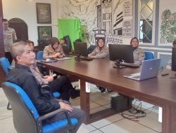Personel Bidhumas Polda Sumsel di Garis Depan E-learning