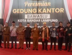 Eva Dwiana-Rahmat Bagja Resmikan Kantor Bawaslu Bandarlampung