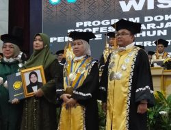 Momen Haru Wisuda Unila: Almarhum Mahasiswi Diwakilkan Ibunda