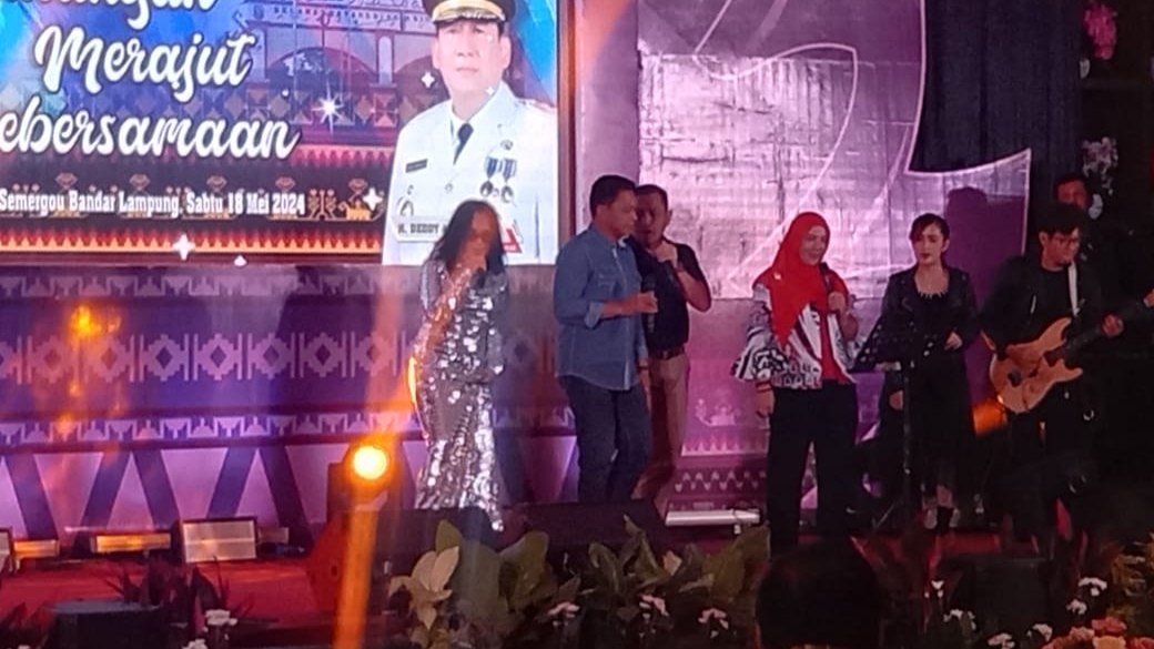 Eva Dwiana dan Atiek CB Meriahkan Senandung Kebersamaan