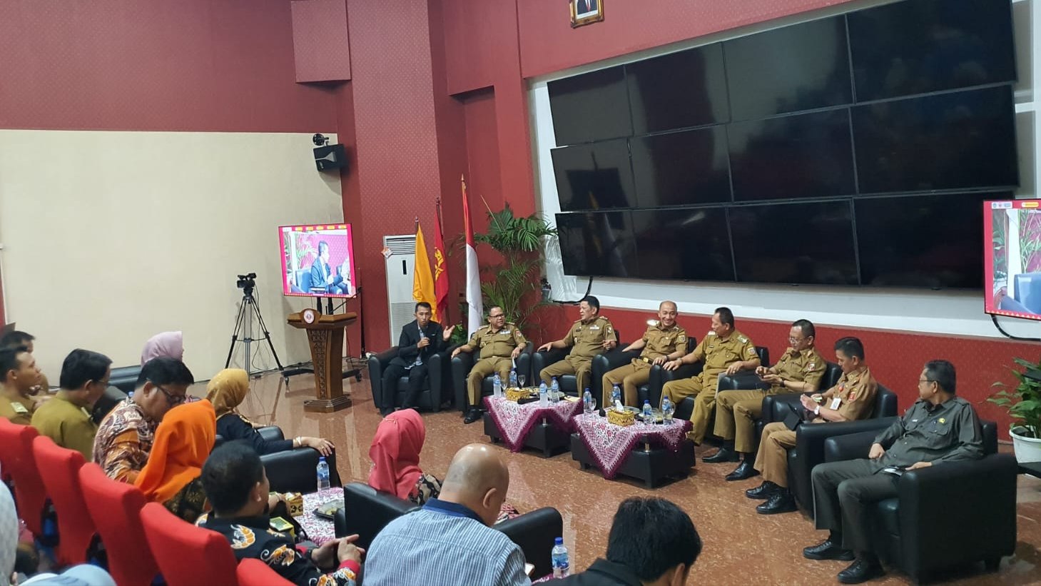 Seminar Publik Unila: Pj Bupati Pamer Prestasi